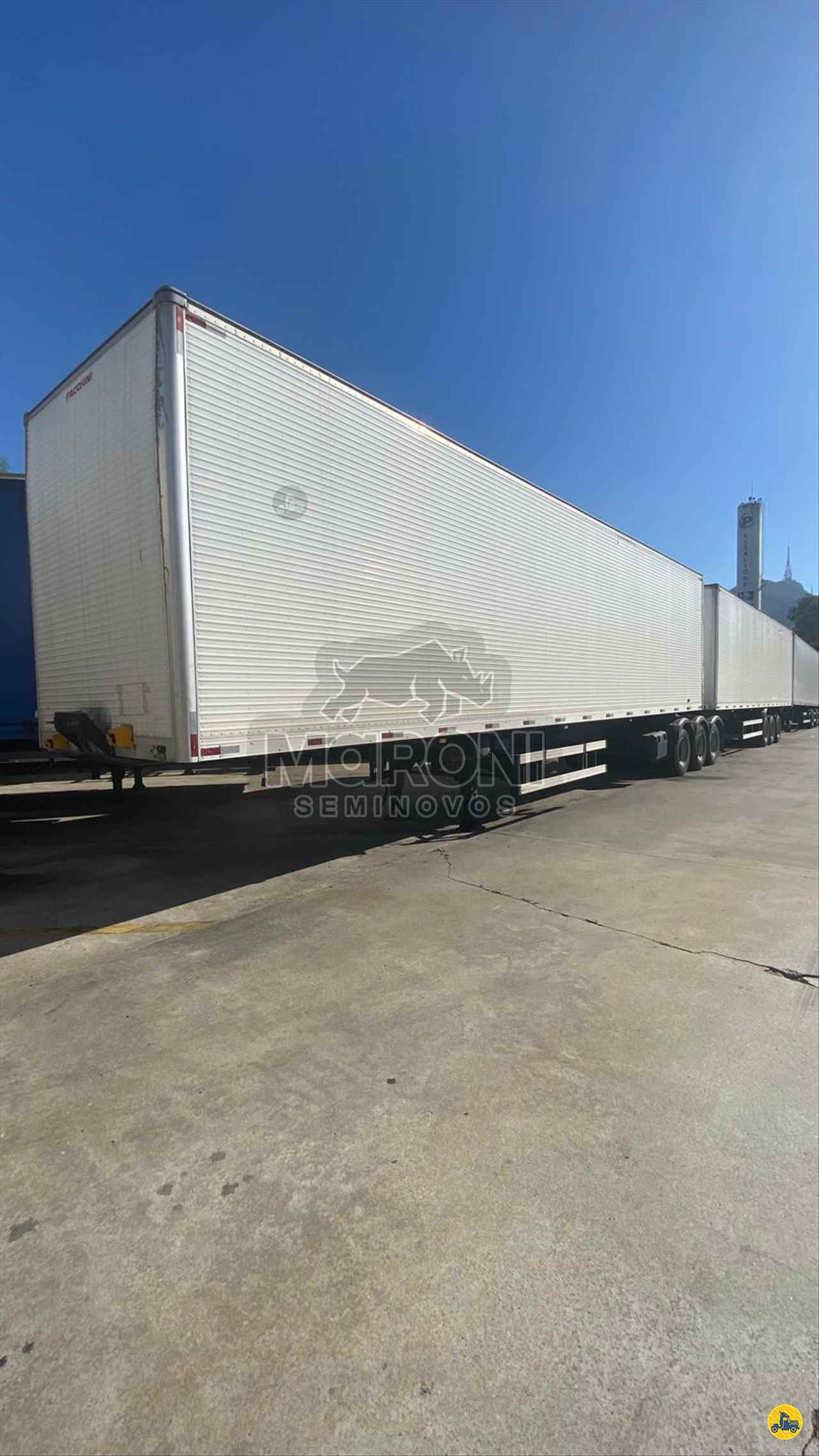 CARRETA BITREM 9 EIXOS BAU FURGAO Maroni SAO PAULO SÃO PAULO SP